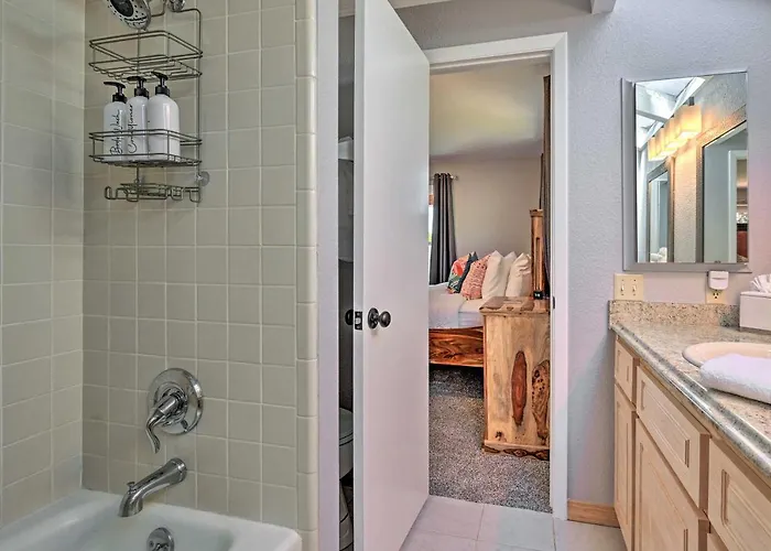 Holiday home 1 Mi To Cathedral Rock Trailhead: W/ Sunroom Sedona